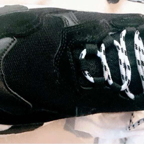 MEN'S TRIPLE S SNEAKER IN BLACK BALENCIAGA - Picture 6 of 6